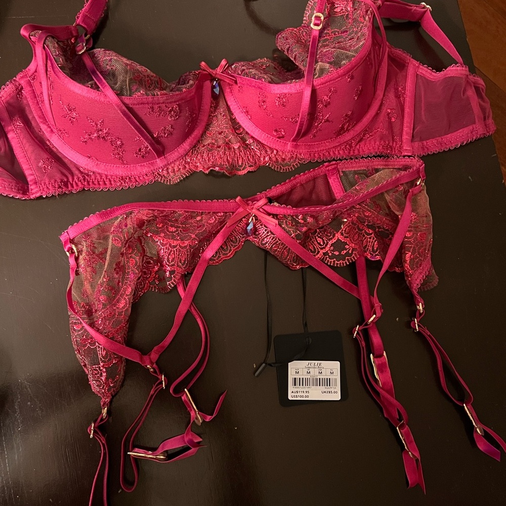 3 piece HONEY BIRDETTE W/TAGS! 34DDD/F +MED thong & suspender also Med